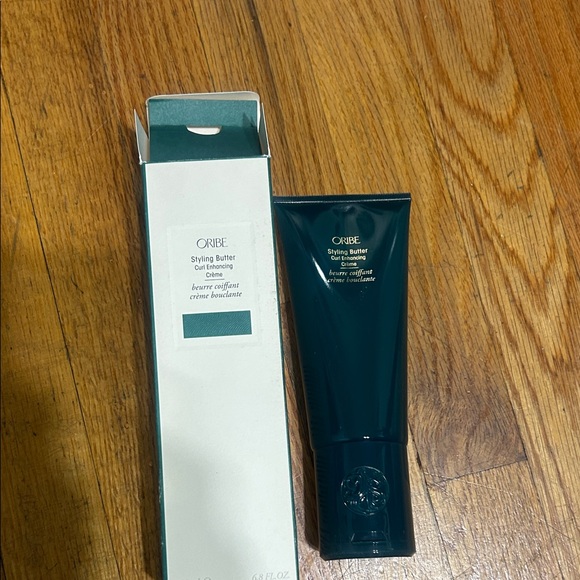 Oribe Styling Butter in White and Teal - Picture 6 of 6